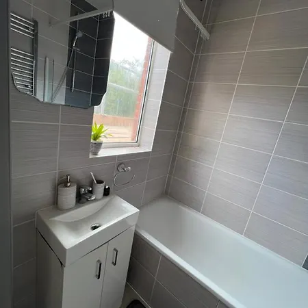 C41-Cozy Studio Flat In Finchley Central Hendon Exterior photo