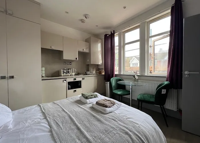 C41-Cozy Studio Flat In Finchley Central